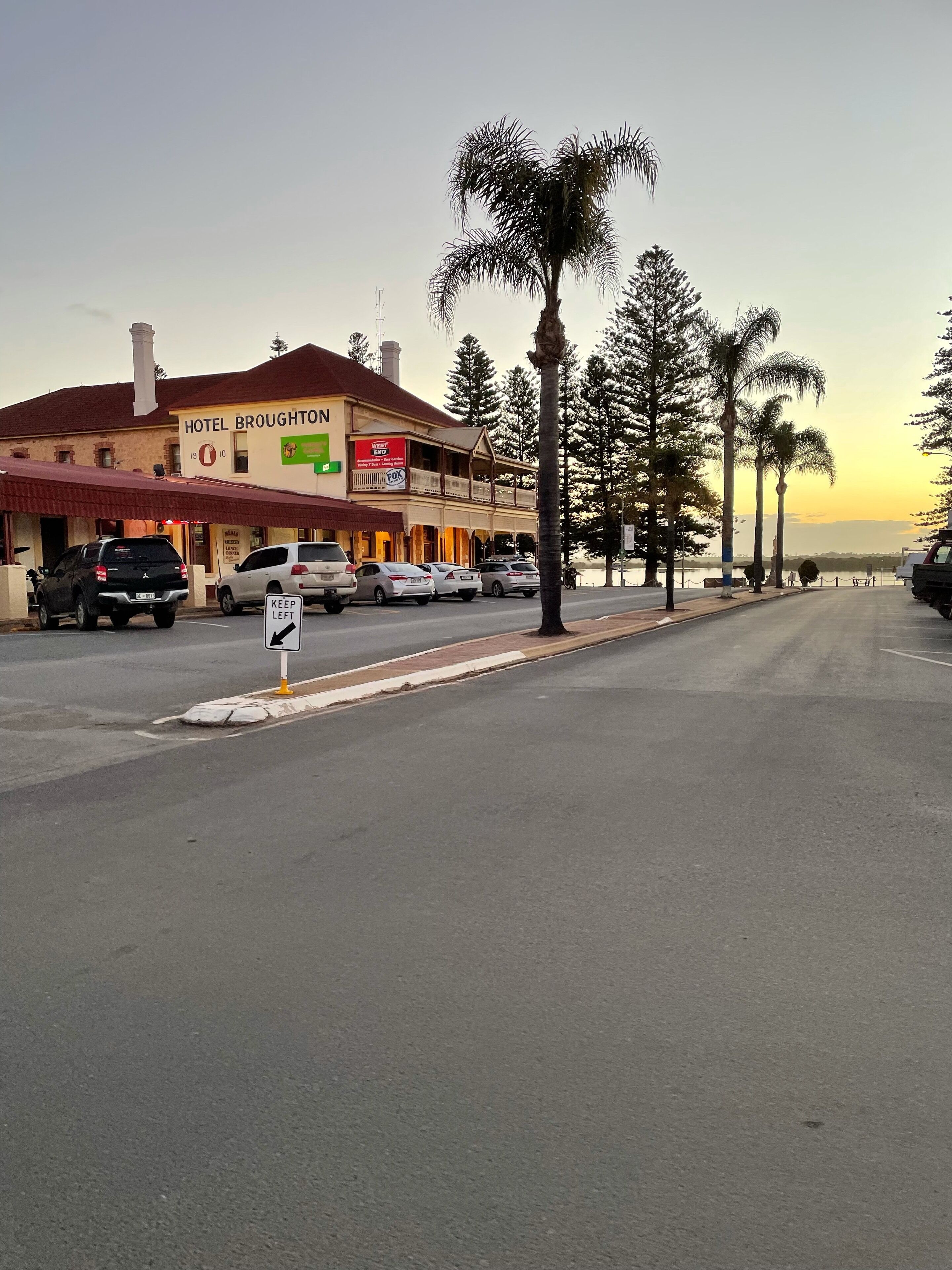 Great little Summer rental shack right on the beach...Available from Nov 9th. — image 19