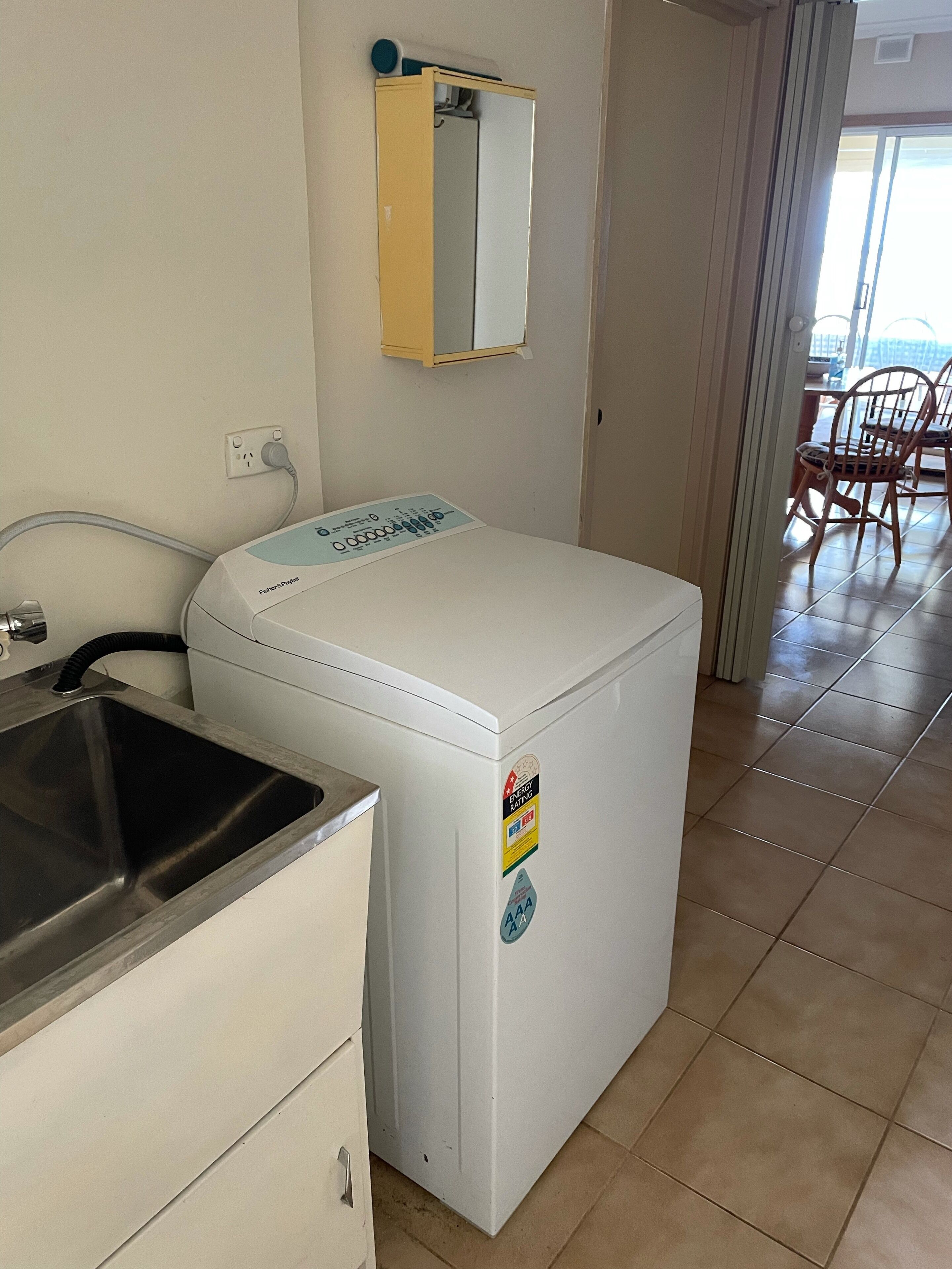 Great little Summer rental shack right on the beach...Available from Nov 9th. — image 2