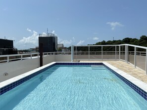Outdoor pool - Bela Hospedagem - Theo Flat em Cabo Branco (João Pessoa)