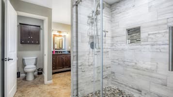 Combined shower/tub, hair dryer, towels, soap