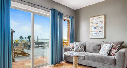 Backyard fishing & birdwatching - 3,600sqft home near beach w/ hot tub, gazebo