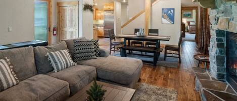 Smart-tv en een open haard