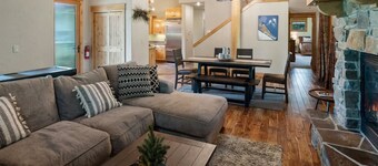 Dog Friendly Luxe Family Home | Marina, Trails