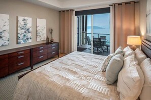 Travel crib, WiFi, bed sheets - Waterfront Condo Downtown | Pool, Boat Slip (Sandpoint)