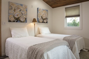 2 bedrooms, bed sheets