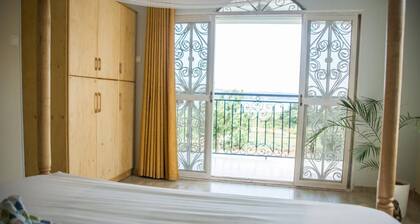 5-bed Lakeview Villa with roofterrace and kidspond