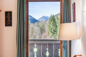 Interior - Holiday Apartment Karwendelblick with Mountain View (Jachenau)