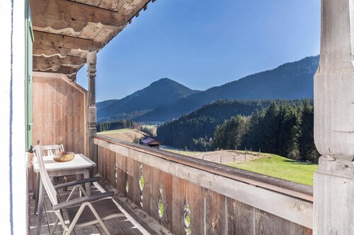Ferienwohnung Karwendelblick mit Blick auf die Berge