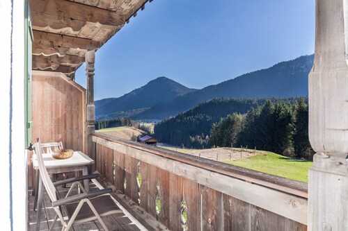 Ferienwohnung Karwendelblick mit Blick auf die Berge