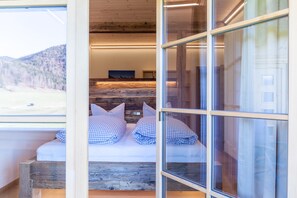 2 bedrooms, iron/ironing board, free WiFi, bed sheets - Holiday Apartment Karwendelblick with Mountain View (Jachenau)