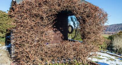 Country House 'Uriges Landhäuschen' with Private Garden, Terrace, and Wi-Fi