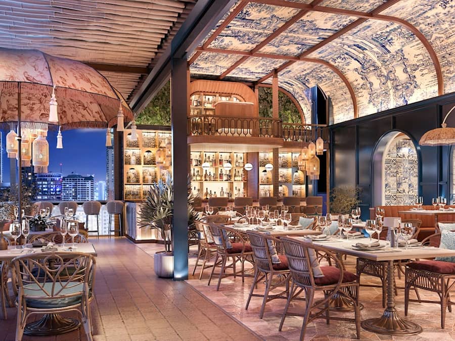 Breakfast, lunch and dinner served