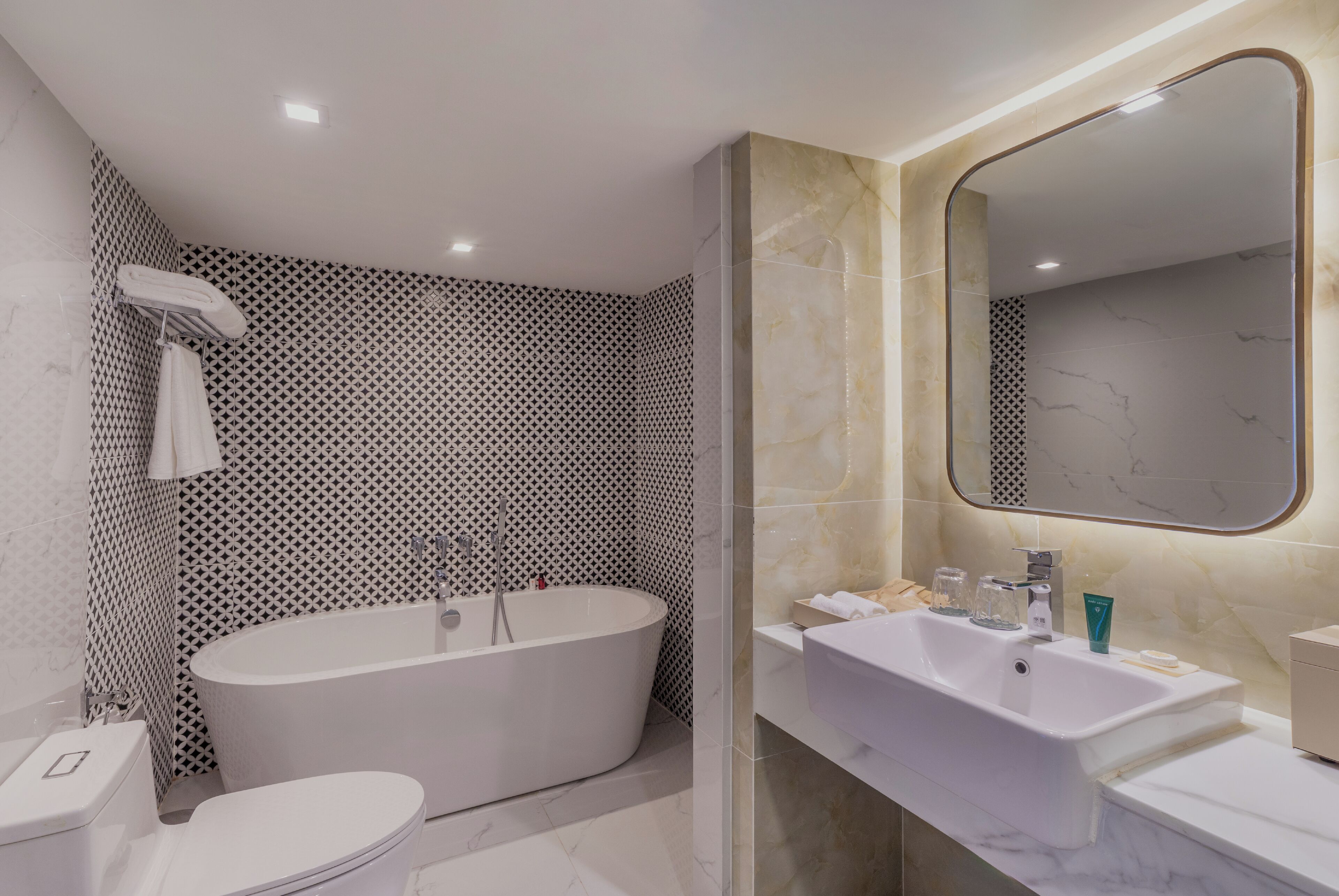 premier suite  club lounge access | bathroom | rainfall showerhead, hair dryer, bathrobes, slippers