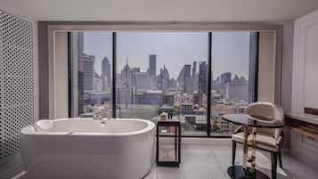 Jacuzzi Corner Club Lounge Access | Ropa de cama de alta calidad, edredón y minibar