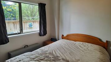 1 Schlafzimmer, Bügeleisen/Bügelbrett, Reisekinderbett, kostenloses WLAN