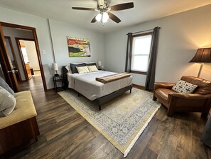 3 chambres, fer et planche à repasser, Wi-Fi gratuit, draps fournis