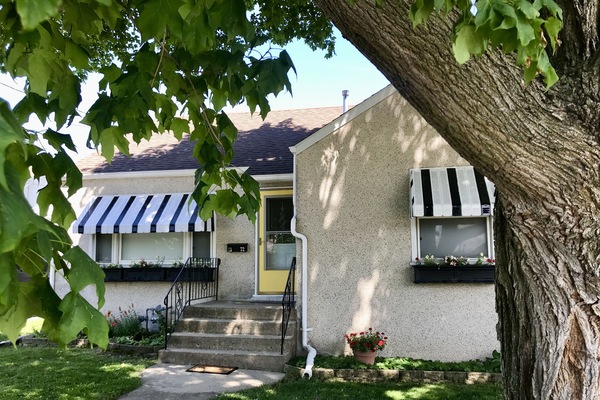 Cozy Home 10 Minutes to Starved Rock- Walk to Pool