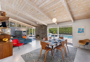 Dining - NEW: Fun and Fabulous Renovation in Twin Palms (Palm Springs)