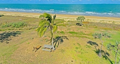 Driftwood on the Beach - Up Stairs Unit 7
