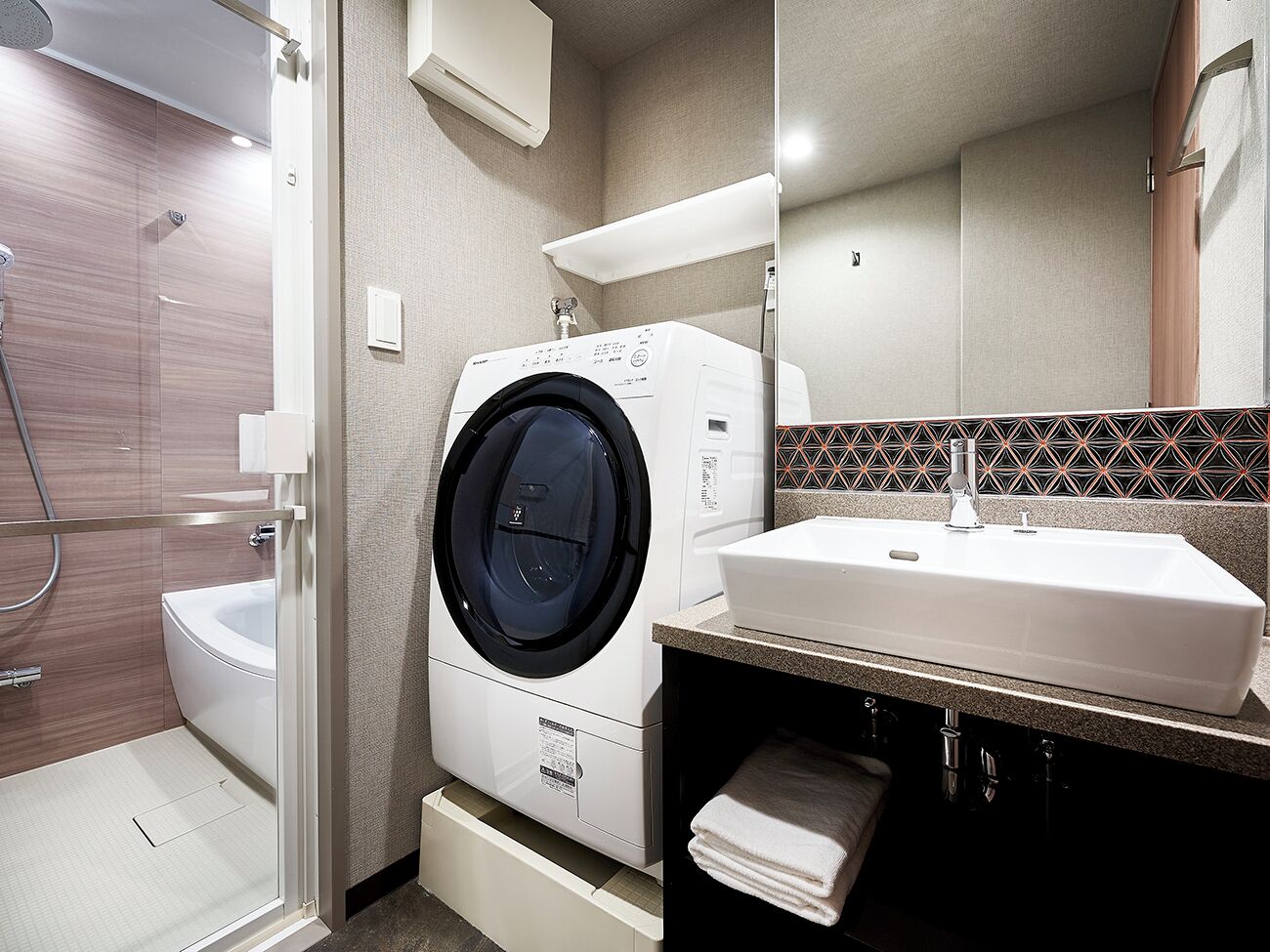 Basic Family Room, Non Smoking | Bathroom