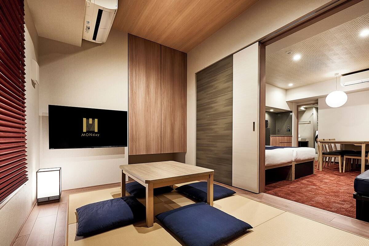Kamar Grand, Bebas Asap Rokok (Japanese,) | Selimut bulu angsa, brankas, meja kerja, dan setrika/meja setrika