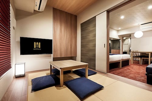 Down duvets, in-room safe, desk, iron/ironing board