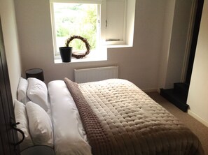 House, 6 Bedrooms, Accessible, Patio | 6 bedrooms - Large Boutique Holiday House With hot tub Near Bath (Bath)