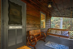 Terrace/patio - 🌲Easy Paved Access🔥Fireplace❤️Great Privacy🏞️Across River🎇NearDowntown🙂 (Blue Ridge)