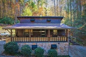 Exterior - 🌲Easy Paved Access🔥Fireplace❤️Great Privacy🏞️Across River🎇NearDowntown🙂 (Blue Ridge)