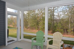 Terrace/patio - Pet Friendly Clean/Airy Resort Style 3BR Townhouse w/Community Pools, Gym, and Parking (Rehoboth Beach)