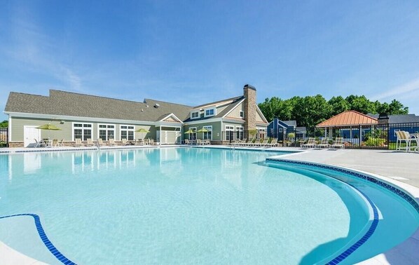 Pool - Pet Friendly Clean/Airy Resort Style 3BR Townhouse w/Community Pools, Gym, and Parking (Rehoboth Beach)