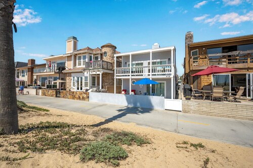 2 Bedroom upper unit at our Oceanfront Home  Newport Beach, California, United States