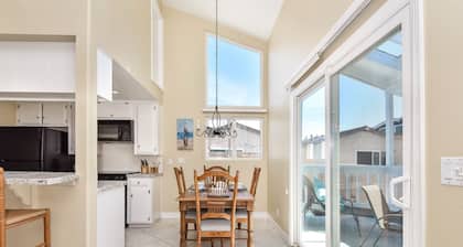 2 Bedroom upper unit at our Oceanfront Home Newport Beach, California, United States
