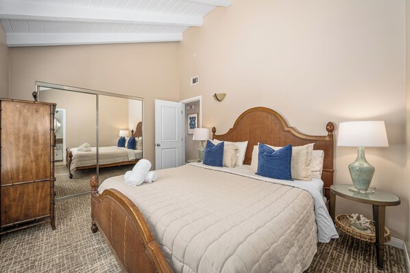 2 bedrooms, travel cot, WiFi, bed sheets