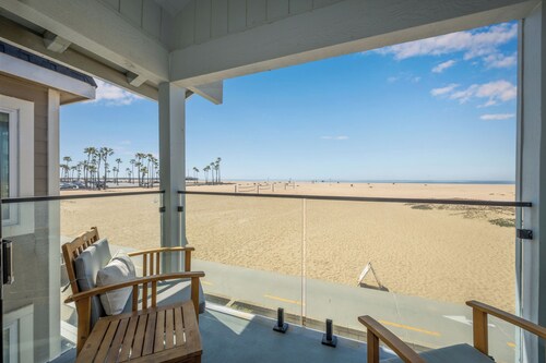 2 Bedroom Home on the Beach with Ocean View