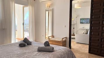 2 slaapkamers, een strijkplank/strijkijzer, gratis wifi, beddengoed