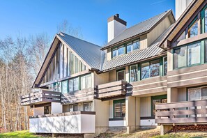 Exterior - Lincoln Retreat w/ Village of Loon Amenity Access (Lincoln)