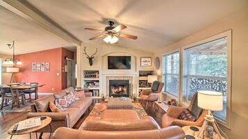 TV, fireplace