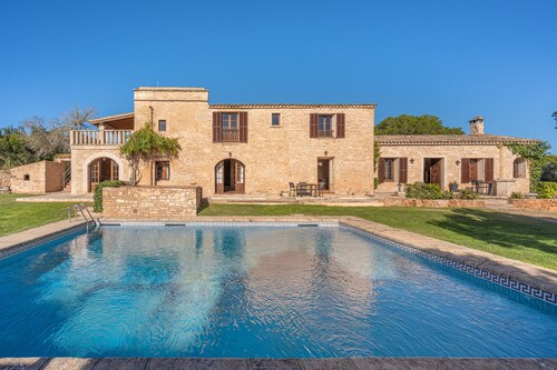 Ferienwohnung "Es Turo d'Eivissa" mit Pool, WLAN, Terrasse & Garten