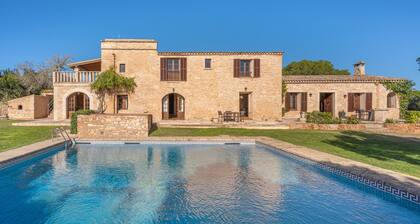 Ferienwohnung "Es Turo d'Eivissa" mit Pool, WLAN, Terrasse & Garten