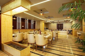 Dining - Lohmod Hotel (New Delhi)