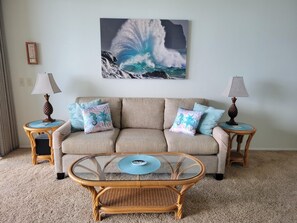 Smart TV, DVD player - WOW! AMAZING OCEANFRONT CONDO 2nd Floor STUNNING VIEWS, NO PARKING OR RESORT FEE (Kapaʻa)
