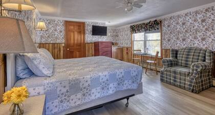 17 Lodge Near Acadia. Sleeps 4 Open Hearth Inn
