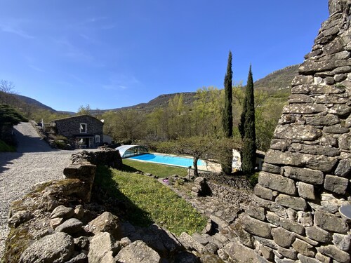 Apartment "Le Murier", immersed in greenery, at the foot of the river 