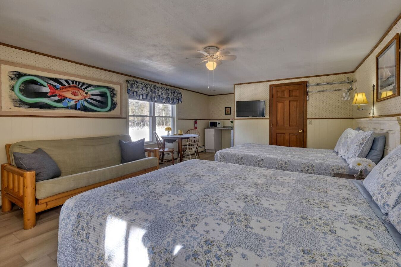 1 bedroom, desk, iron/ironing board, travel cot