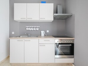 Fridge, oven, stovetop, dining tables - Apartment in Novalja near Zrće Beach (Novalja)