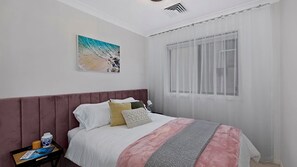 4 dormitorios, tabla de planchar con plancha, wifi y ropa de cama