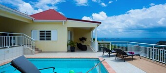 Bonjour with 2 bedroom with far ocean and hill view