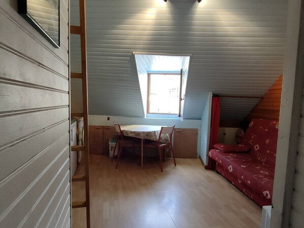 TV - Studio 4 pers near spa and gondolas (Cauterets)