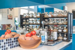 Interior - Stunning and Warm Home in Wandsworth by Underthedoormat (London)